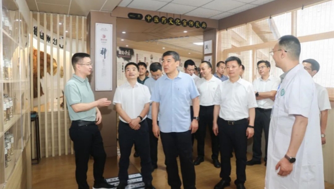 罗强带队调研基层医疗机构运行情况